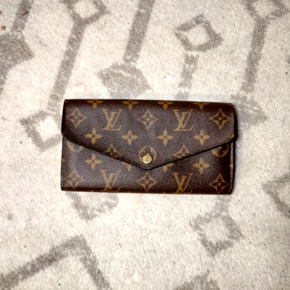Louis Vuitton wallet - Picture 1 of 8